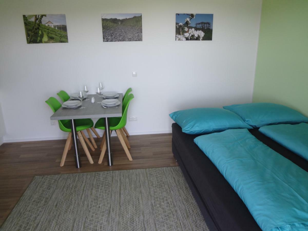 Weinstrassenapartment Fam. Dietrich Ratsch an der Weinstraße エクステリア 写真